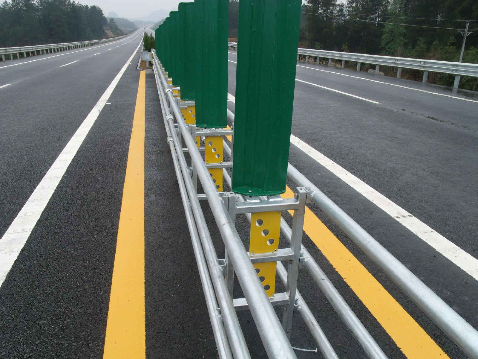 阿拉尔市高速公路波形护栏波形梁护栏 - 方案